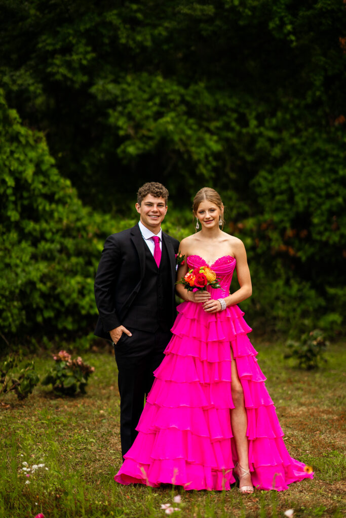 Prom pictures in front on greener